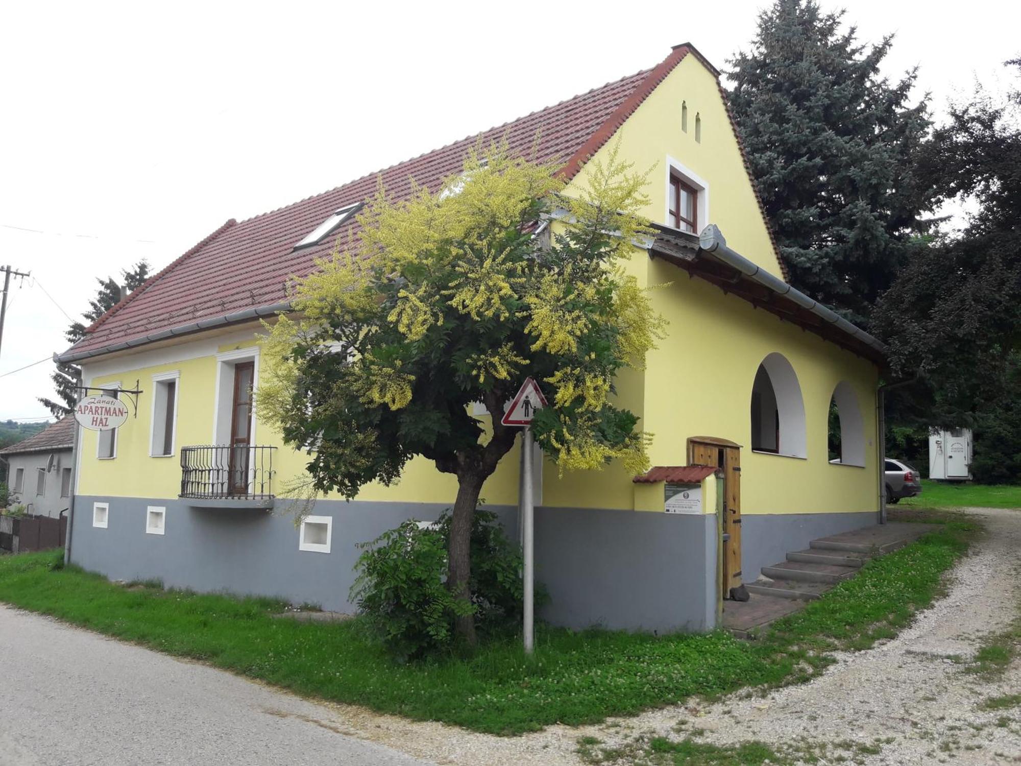 Zanati Apartmannház Nagykapornak Esterno foto