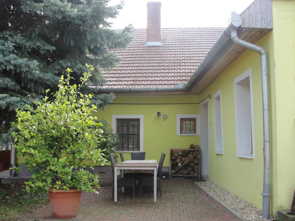 Zanati Apartmannház Nagykapornak Esterno foto